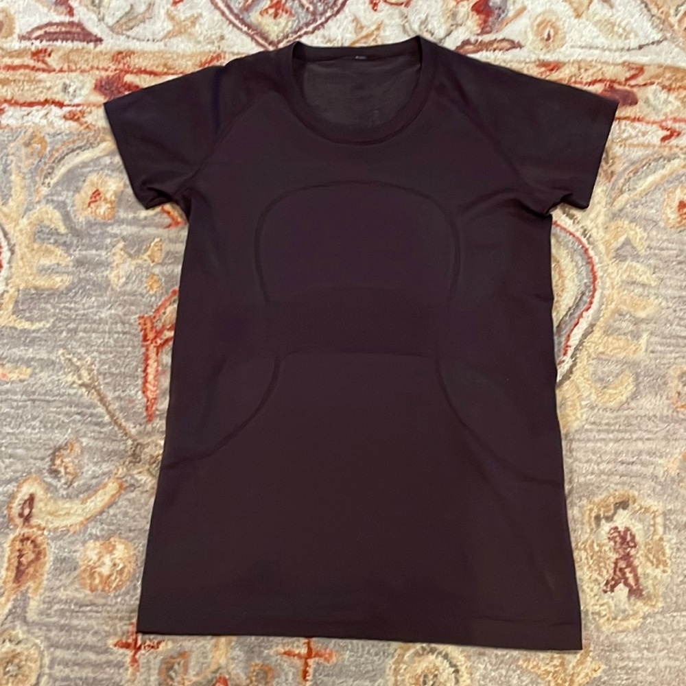 Lululemon Swiftly Tech Shirt in Cassis